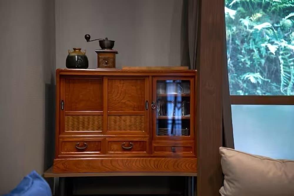 ファミリー ルーム 禁煙 リビング エリア1 | おやど紀伊国屋 丸山町