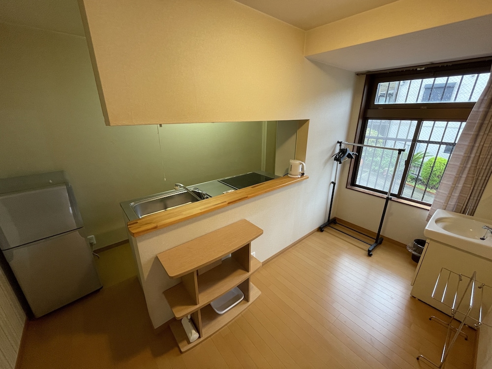 デラックス 4 人部屋 禁煙 専用キッチン0 | 犬といっしょ 磯時計