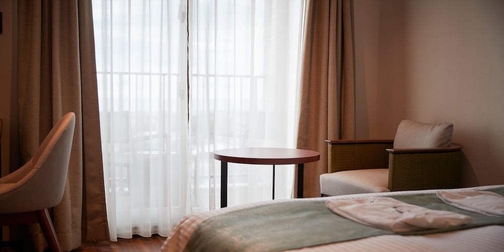 スタンダード ダブルルーム クイーンベッド 1 台 禁煙 客室9 | THE GRAND HOTEL GINOWAN