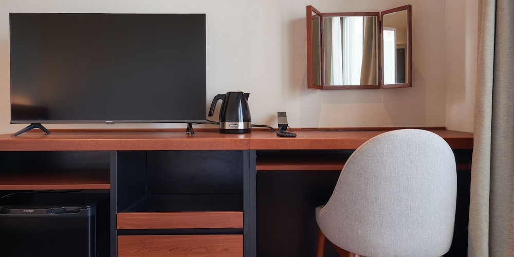 スタンダード ダブルルーム クイーンベッド 1 台 禁煙 テレビ0 | THE GRAND HOTEL GINOWAN