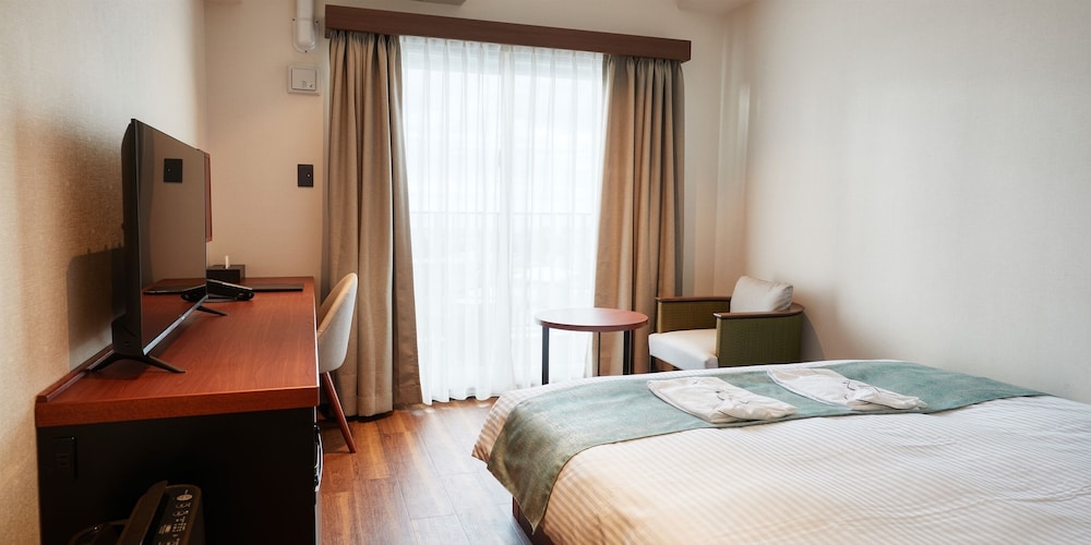 スタンダード ダブルルーム クイーンベッド 1 台 禁煙 客室5 | THE GRAND HOTEL GINOWAN