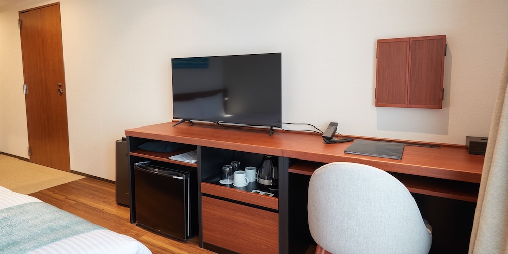 スタンダード ダブルルーム クイーンベッド 1 台 禁煙 客室2 | THE GRAND HOTEL GINOWAN