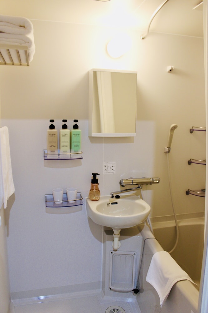 プレミア ツインルーム 禁煙 (B-Loft) バスルーム0 | フェニックス パーク ホテル