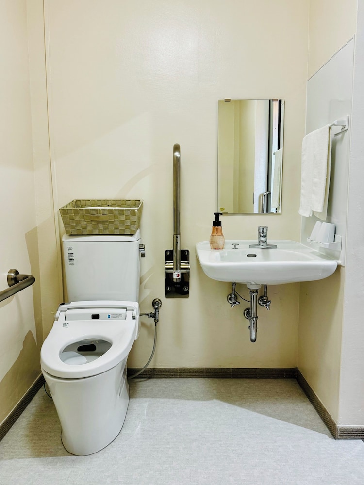 バリアフリールーム 禁煙 バスタブなし バスルーム1 | フェニックス パーク ホテル