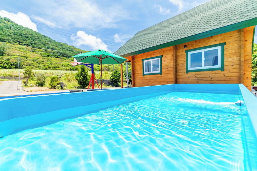 屋外プール1 | レジーナ石垣ログテリアⅠ 屋外プール1 | レジーナ石垣ログテリアⅠ