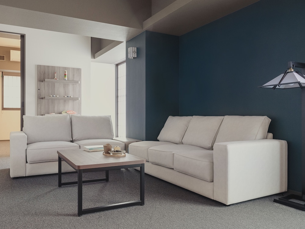 2ベッドルームスイート 4人用 禁煙 リビング エリア2 | MIMARU SUITES 京都CENTRAL