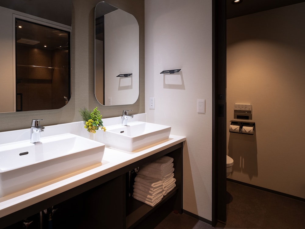 2ベッドルームスイート 4人用 禁煙 バスルーム1 | MIMARU SUITES 京都CENTRAL