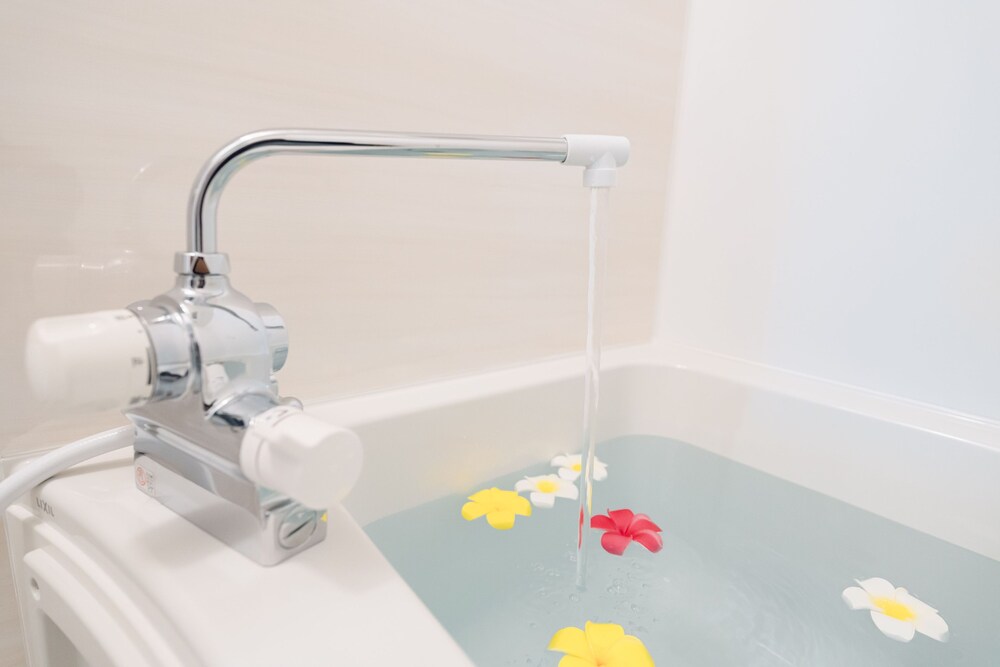 ヴィラ 2 ベッドルーム 禁煙 バスルーム2 | ヴィラ カプリ 宮古島