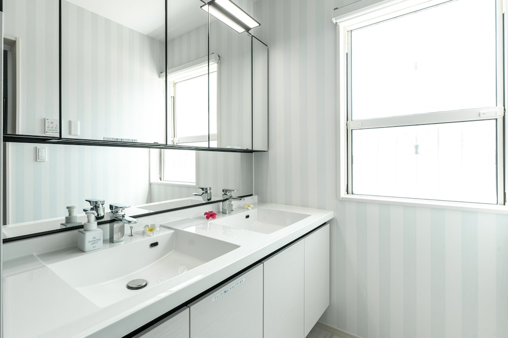 ヴィラ 2 ベッドルーム 禁煙 バスルームのシンク0 | ヴィラ カプリ 宮古島