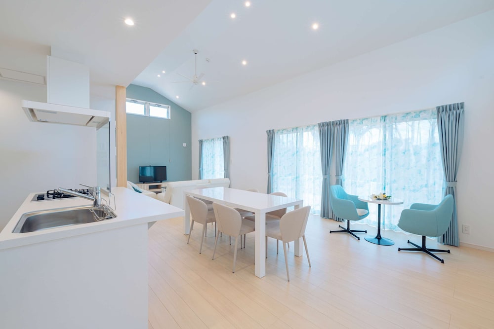 ヴィラ 2 ベッドルーム 禁煙 リビング エリア0 | ヴィラ カプリ 宮古島