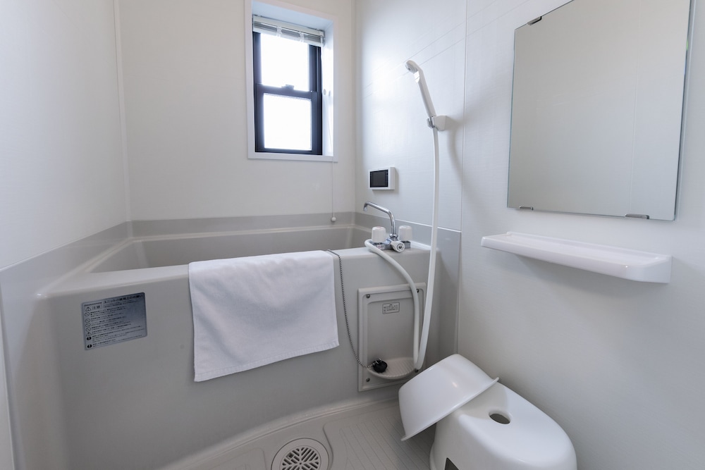 トリプルルーム 禁煙 バスルーム2 | 東福寺リバーサイド