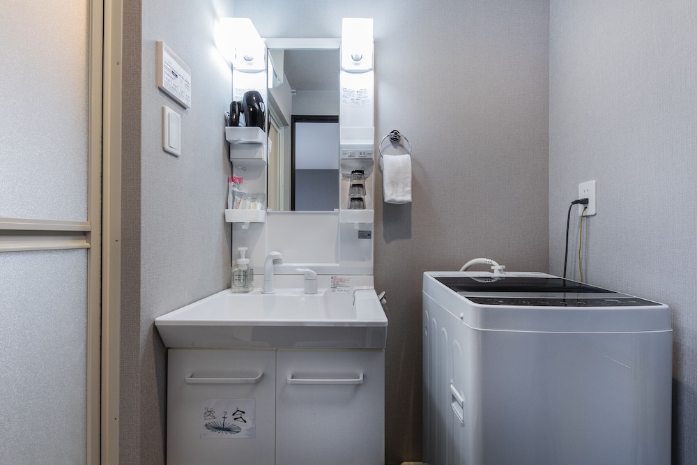 トリプルルーム 禁煙 バスルーム1 | 東福寺リバーサイド