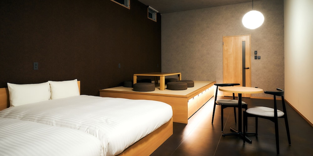 [楽天市場のHOTアイテムが試せるコラボルーム] 禁煙 (202) 客室6 | Rakuten STAY 博多祇園