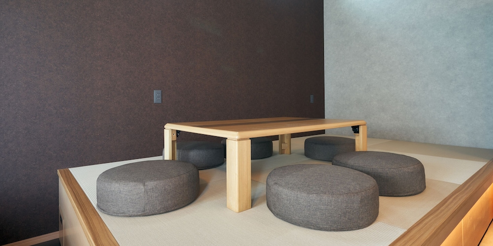 [楽天市場のHOTアイテムが試せるコラボルーム] 禁煙 (202) 客室2 | Rakuten STAY 博多祇園