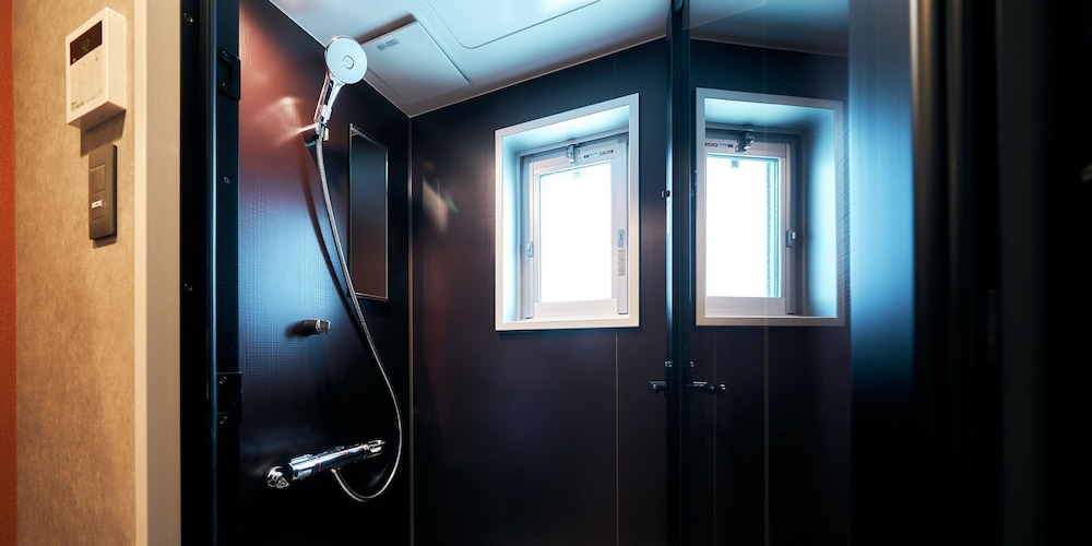 [楽天市場のHOTアイテムが試せるコラボルーム] 禁煙 (202) バスルーム1 | Rakuten STAY 博多祇園