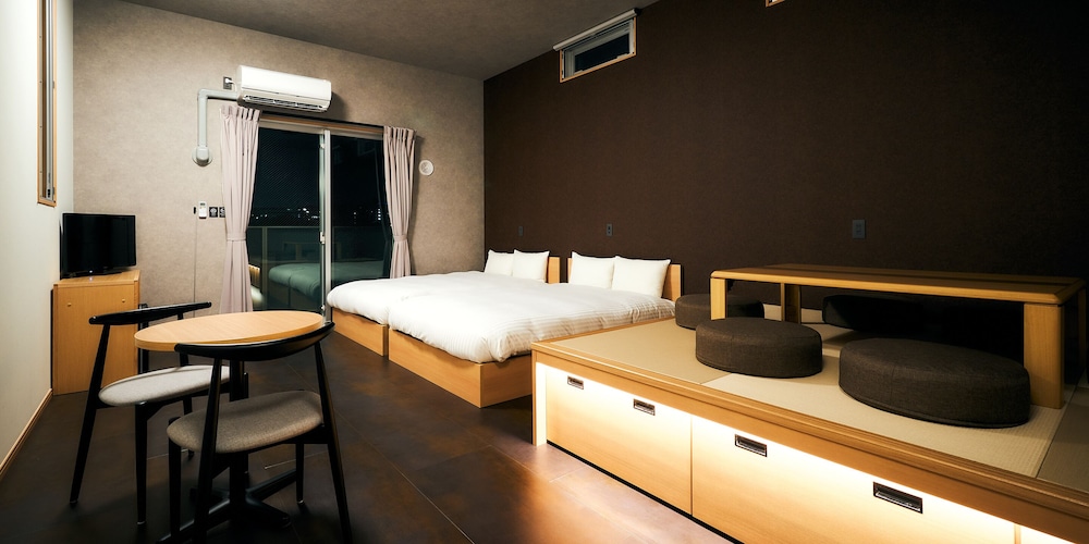 [楽天市場のHOTアイテムが試せるコラボルーム] 禁煙 (202) 客室5 | Rakuten STAY 博多祇園
