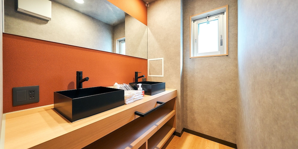 [楽天市場のHOTアイテムが試せるコラボルーム] 禁煙 (202) 客室1 | Rakuten STAY 博多祇園