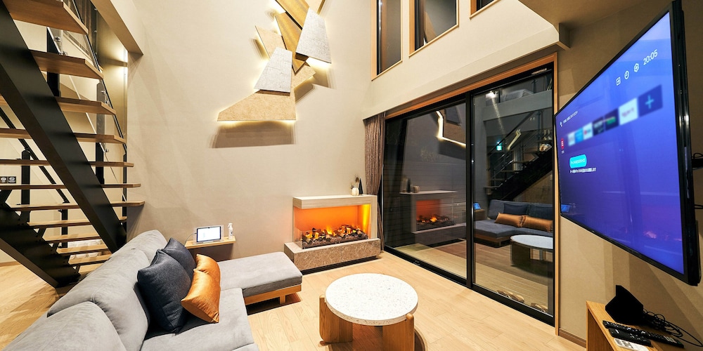 [北館] ペット可 バーベキューテラス付き ベーシック ヴィラ 禁煙 リビングルーム0 | Rakuten STAY VILLA 箱根仙石原