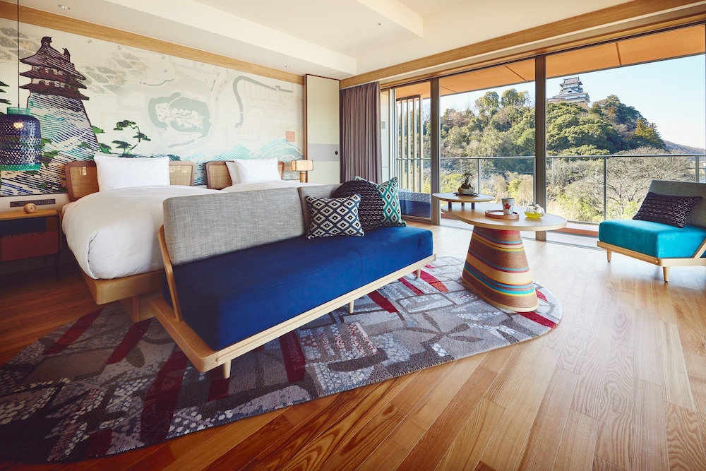 スイート シングルベッド 2 台 コーナー (Castle View) 客室0 | ホテルインディゴ犬山有楽苑 by IHG