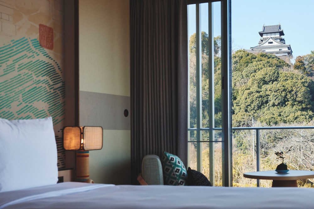 スタンダード ルーム シングルベッド 2 台 (Castle View, Furnished Balcony) 部屋からの景観1 | ホテルインディゴ犬山有楽苑 by IHG