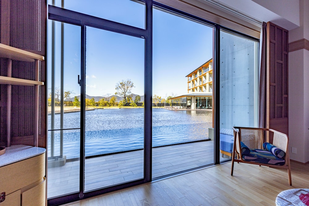 スイート キングベッド 1 台 ガーデンビュー バルコニーからの眺望0 | ホテルインディゴ犬山有楽苑 by IHG