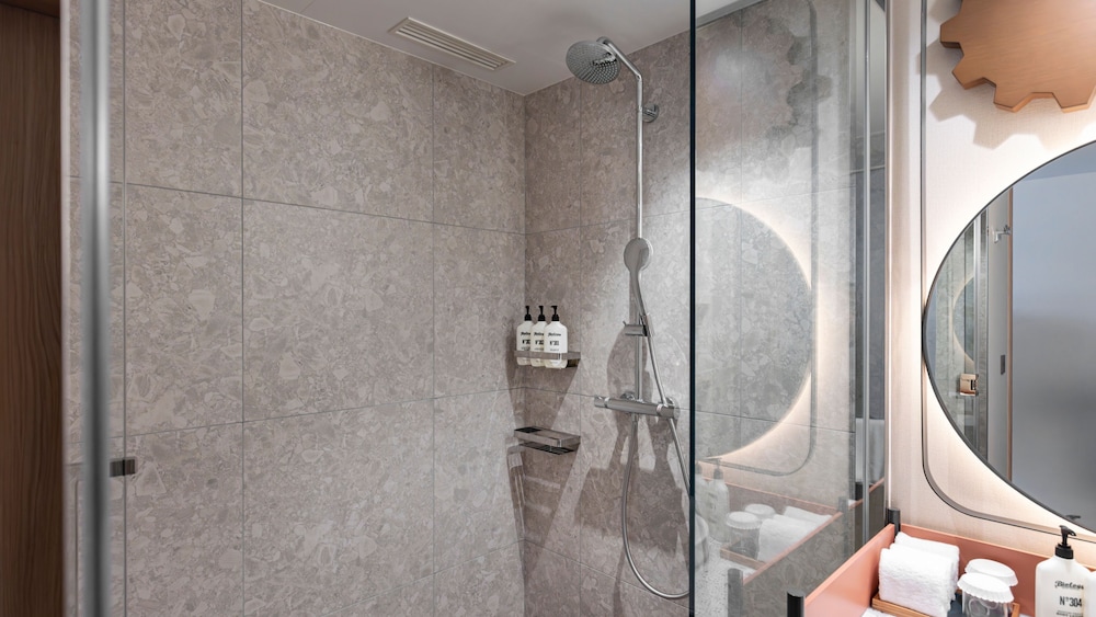 スタンダード ルーム バスルーム1 | ホテルインディゴ犬山有楽苑 by IHG