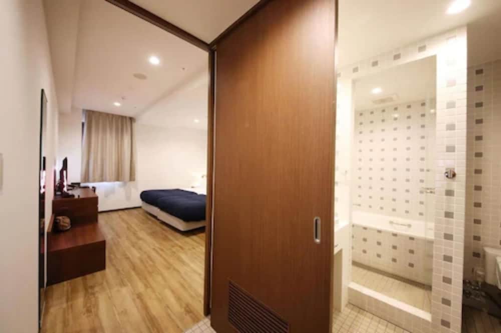 デラックスツインルーム セミダブルベッド2台&ソファ1台 禁煙 客室2 | ゾンクホテル博多