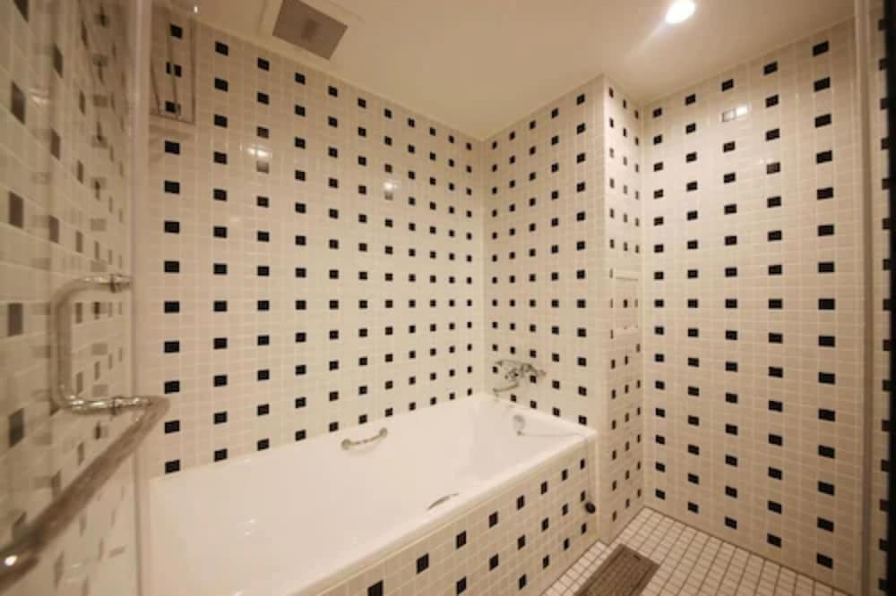 スイートルーム ダブルベッド2台&コーナーソファ1台 禁煙 バスルーム1 | ゾンクホテル博多