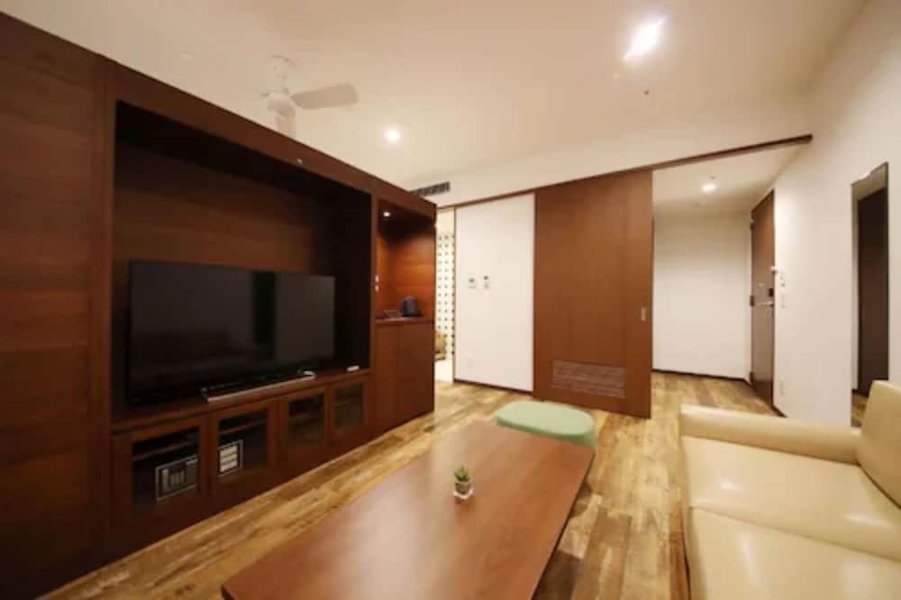 スイートルーム ダブルベッド2台&コーナーソファ1台 禁煙 客室1 | ゾンクホテル博多