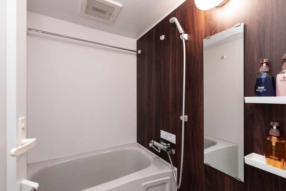 デラックス ツインルーム 禁煙 バスルーム4 | Rinn 堀川五条