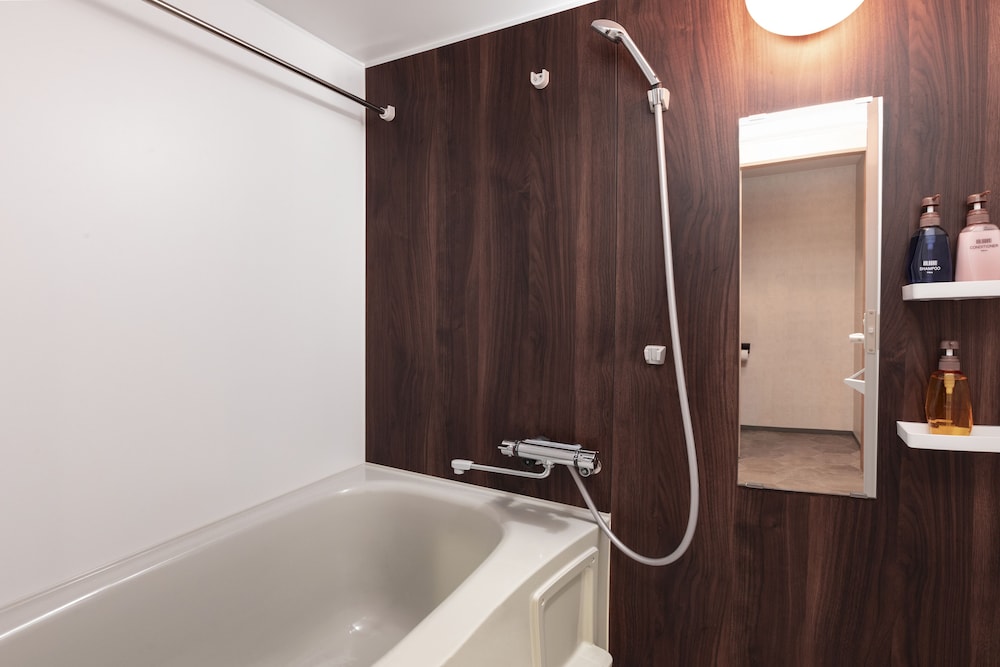 スタンダード ダブルルーム 禁煙 バスルーム2 | Rinn 堀川五条