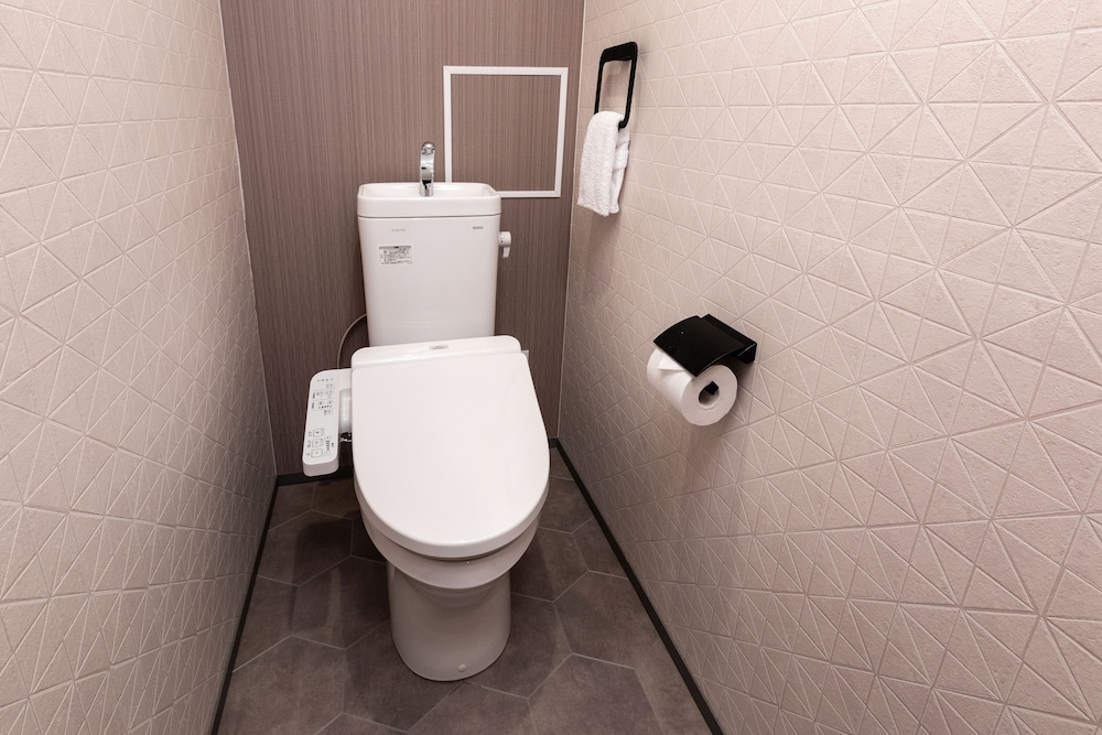 デラックス ツインルーム 禁煙 バスルーム3 | Rinn 堀川五条