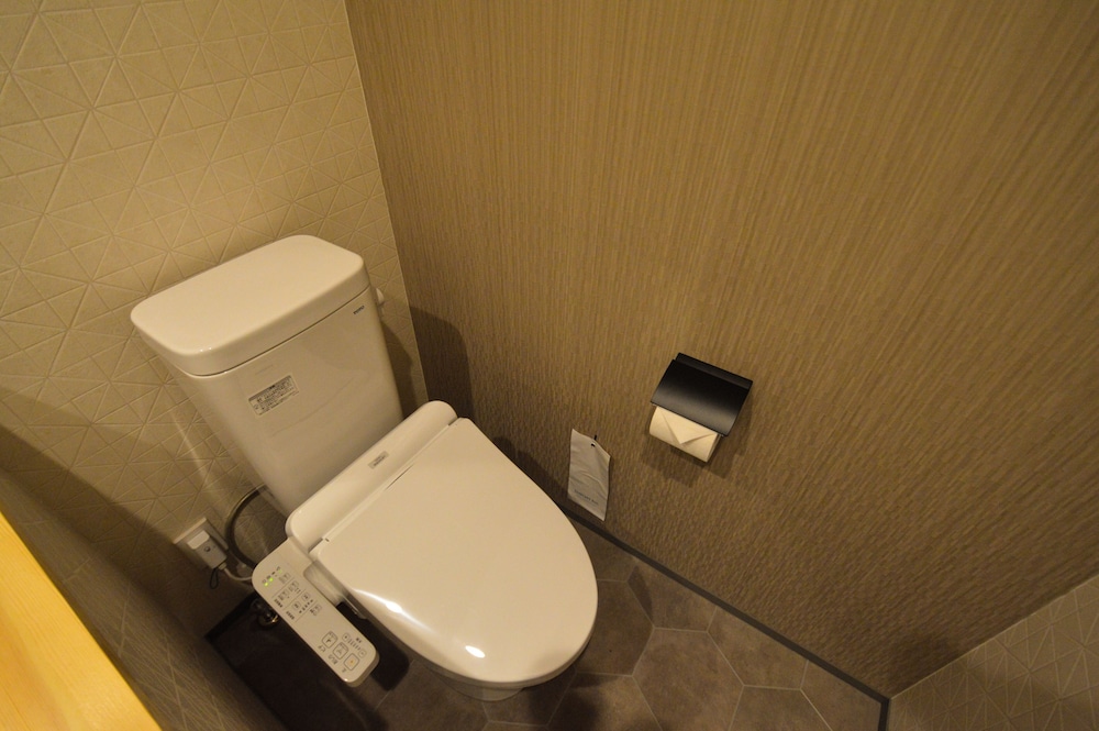 スタンダード ツインルーム 禁煙 バスルーム2 | Rinn 堀川五条