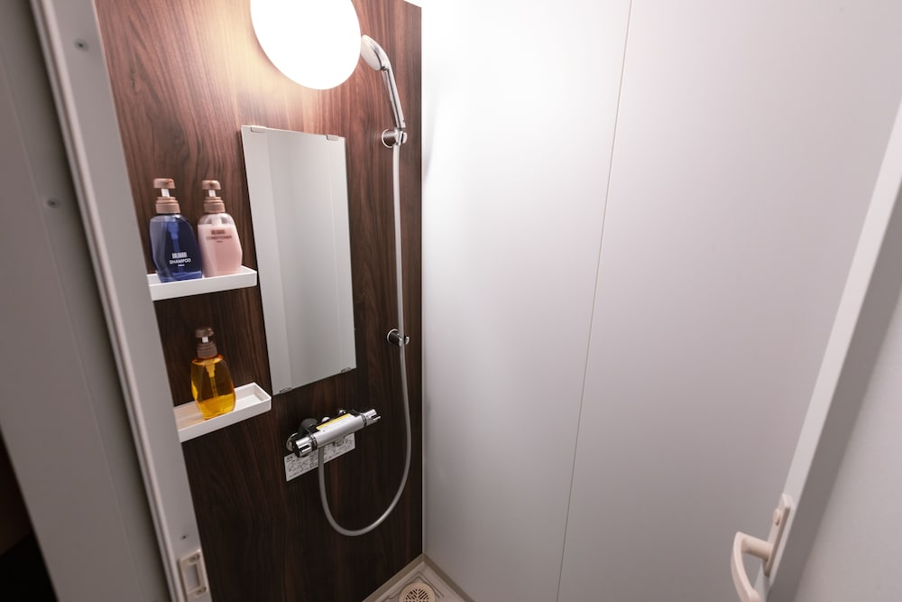 スタンダード ツインルーム 禁煙 バスルーム4 | Rinn 堀川五条