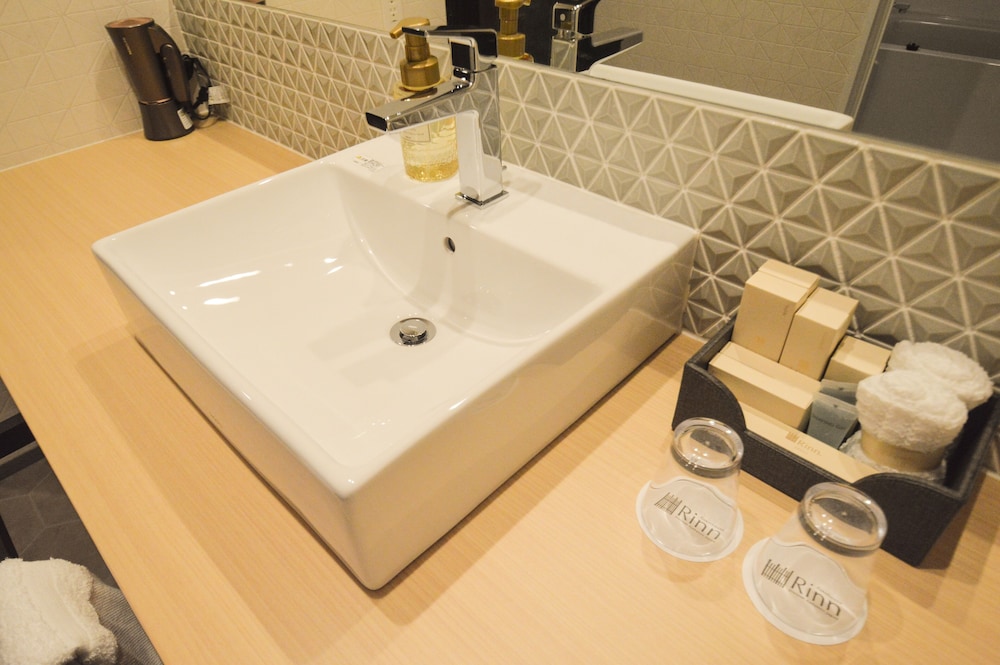 スーペリア ダブルルーム 禁煙 バスルーム1 | Rinn 堀川五条