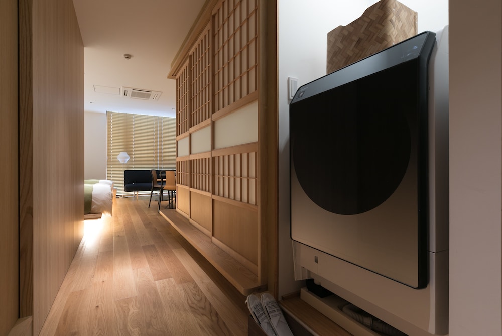 デザイン スタジオスイート 禁煙 リビング エリア1 | デザインホテル京都麩屋町