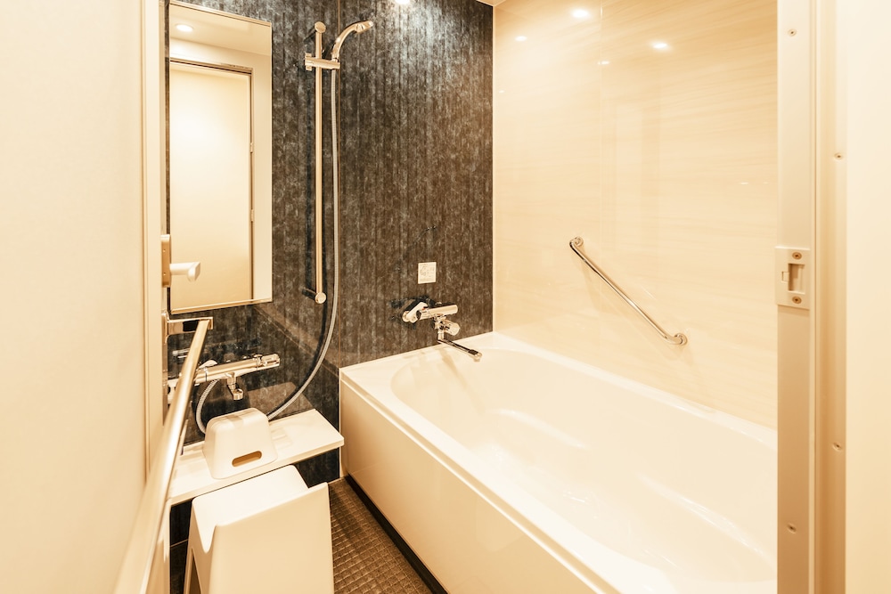 [スカイツリービュー] デラックスツイン 禁煙 2名利用 角部屋 高層階 バスルーム1 | 京成リッチモンドホテル 東京押上