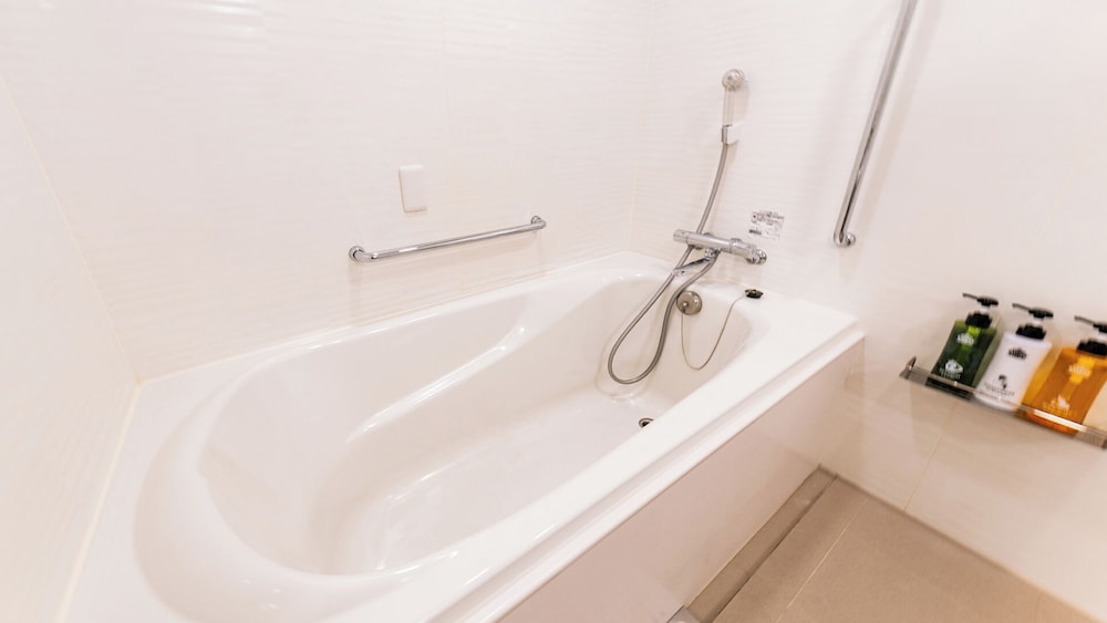 ユニバーサルツインルーム禁煙 バスルーム1 | アパホテル〈なんば南大国町駅前〉