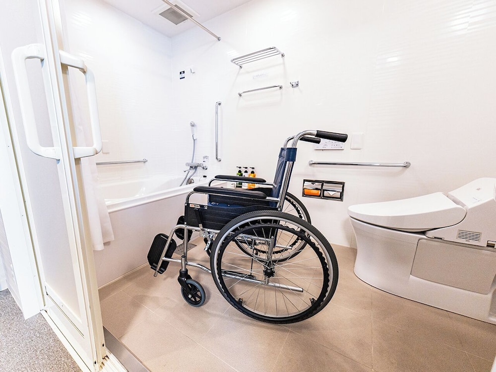 ユニバーサルツインルーム禁煙 客室30 | アパホテル〈なんば南大国町駅前〉