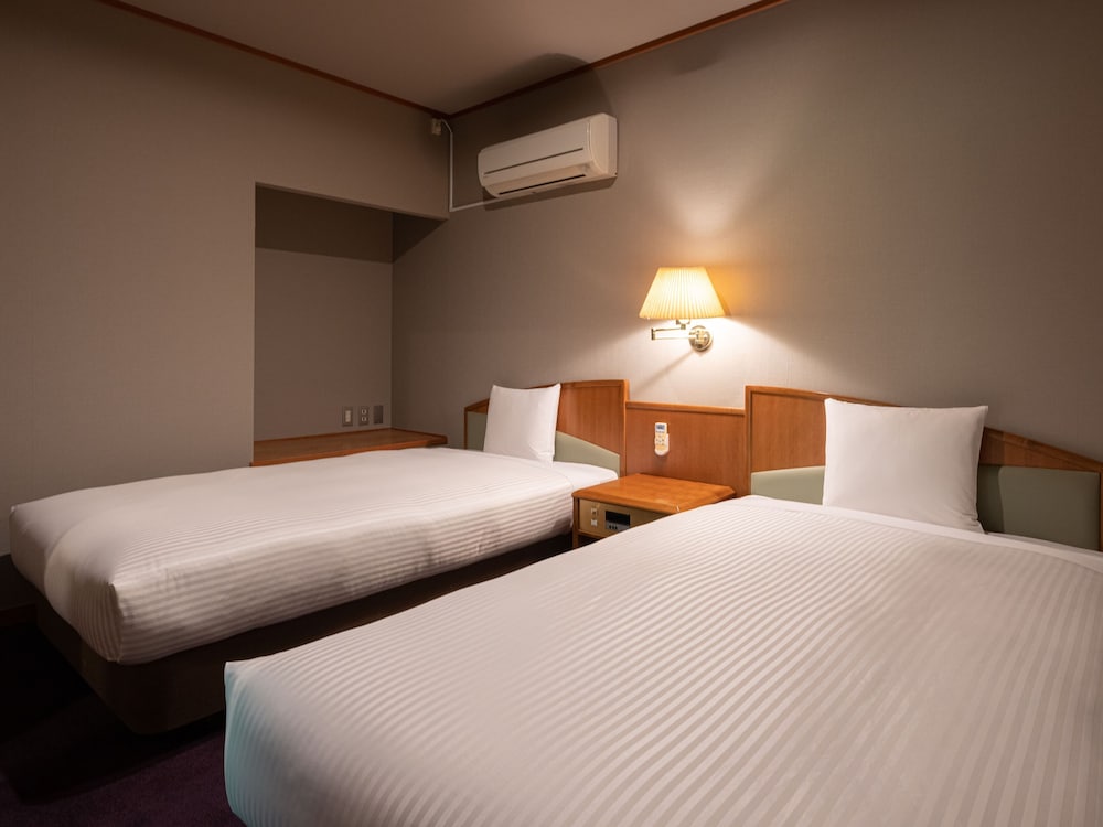 和洋室 (10畳+ツイン) (禁煙) 客室0 | 亀の井ホテル 日光湯西川 オールインクルーシブホテル