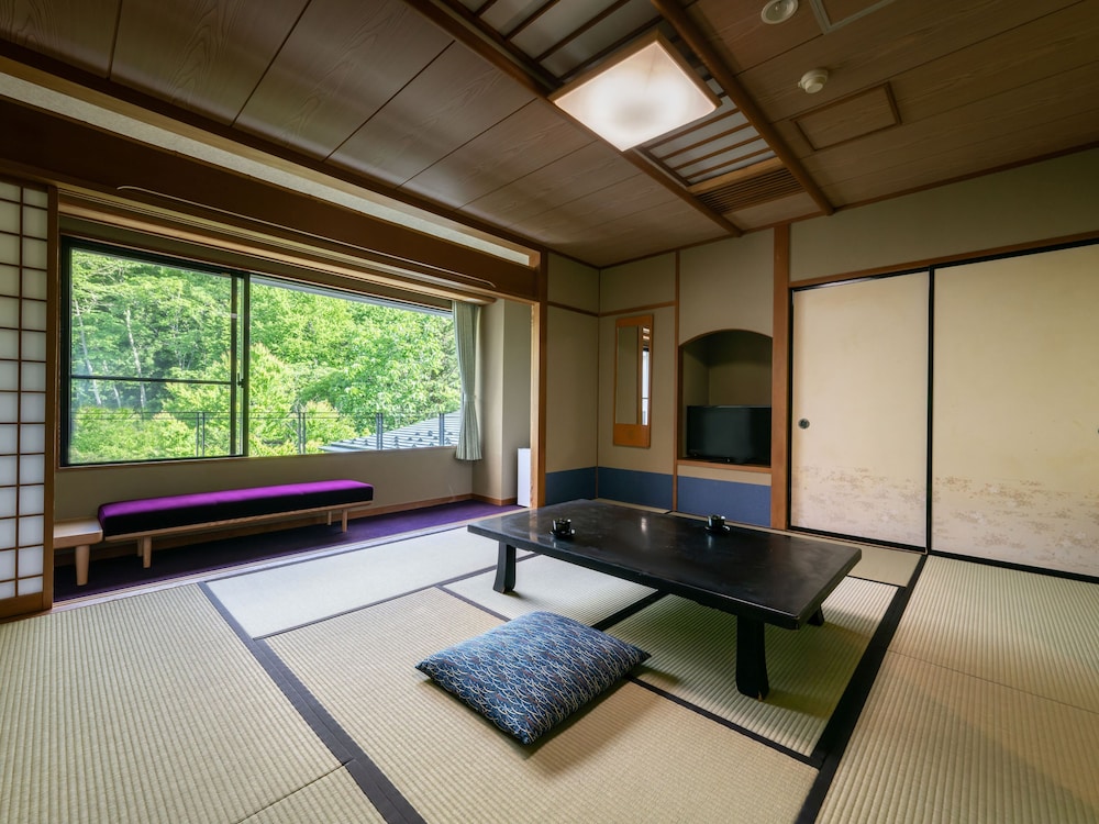 和洋室 (10畳+ツイン) (禁煙) | 亀の井ホテル 日光湯西川 オールインクルーシブホテル