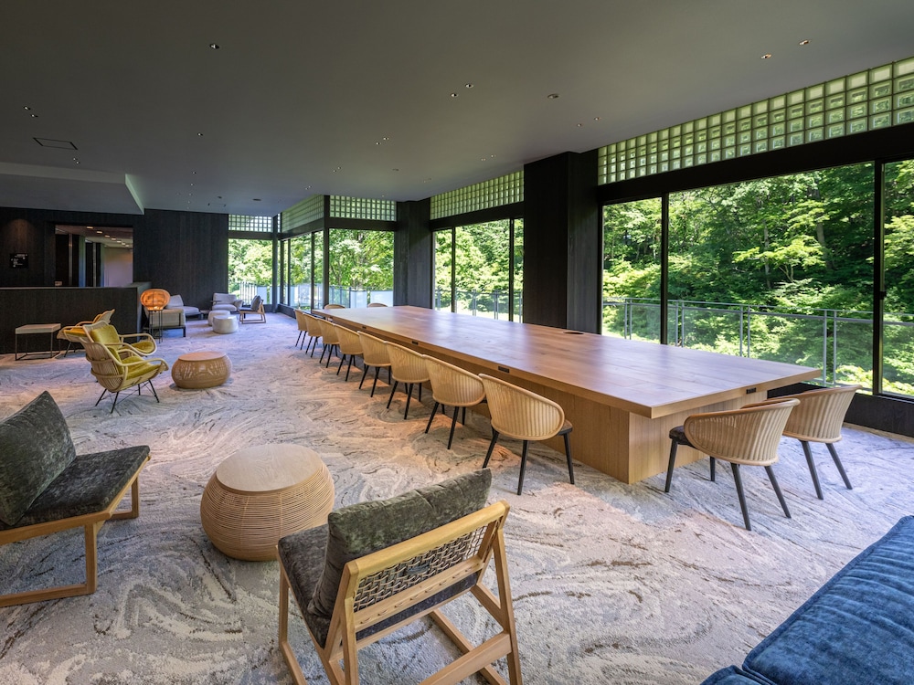 ロビーラウンジ1 | 亀の井ホテル 日光湯西川 オールインクルーシブホテル ロビーラウンジ1 | 亀の井ホテル 日光湯西川 オールインクルーシブホテル