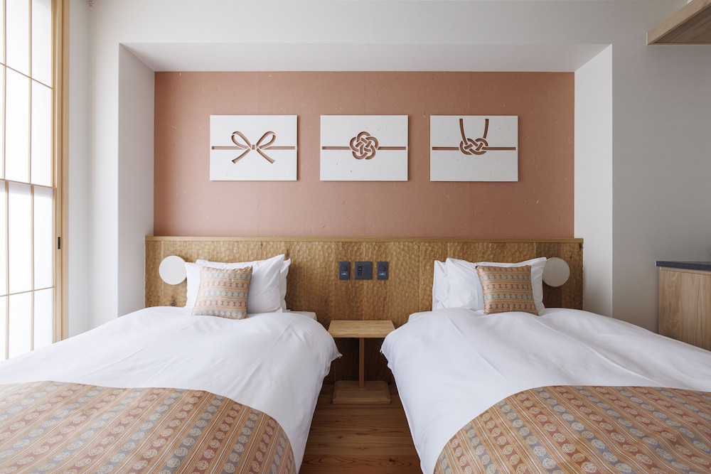 スーペリアツイン（禁煙） 客室12 | 旅情の宿　ホテル金澤草紙