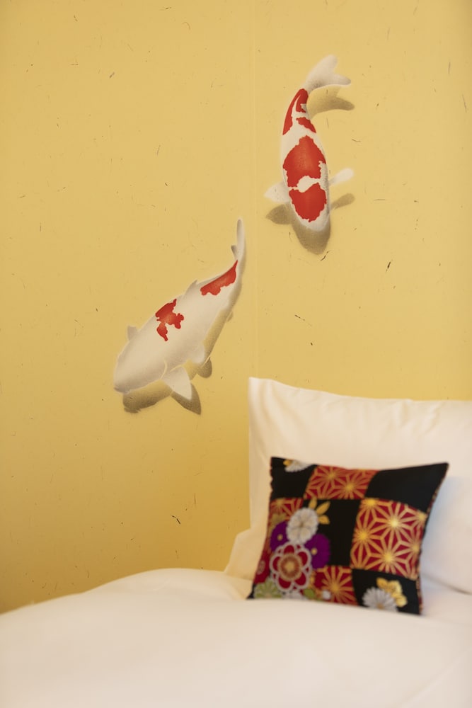 和モダンクイーン（禁煙） 客室3 | 旅情の宿　ホテル金澤草紙