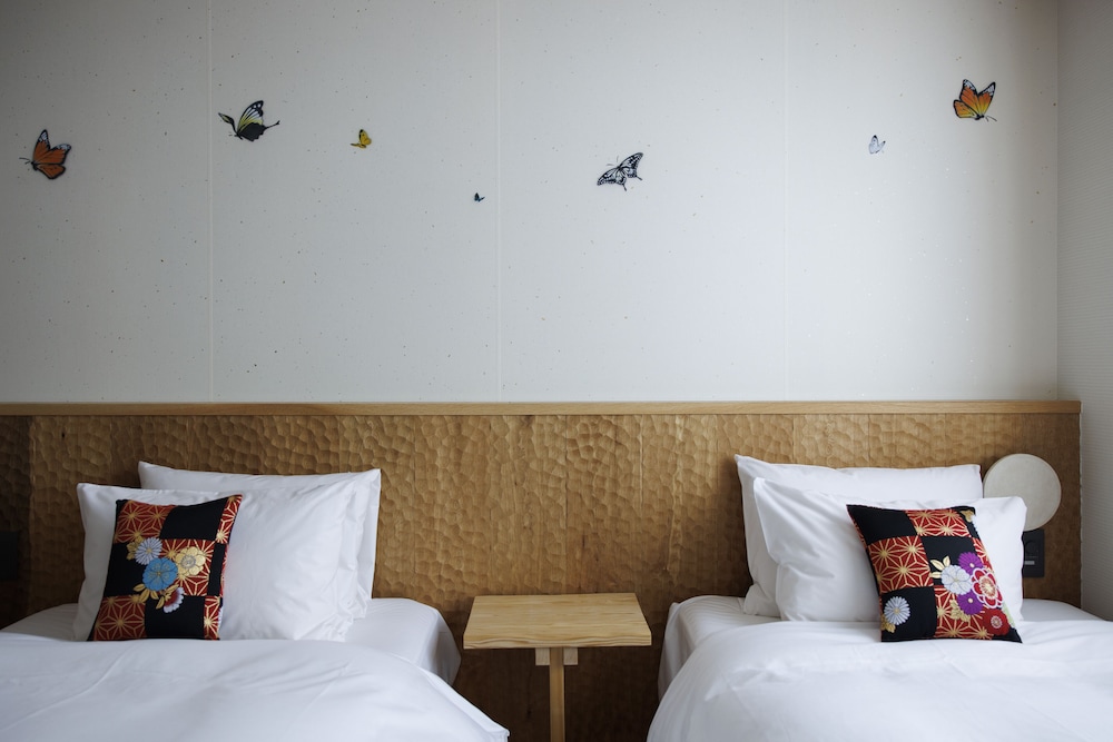 スーペリアツイン（禁煙） 客室16 | 旅情の宿　ホテル金澤草紙