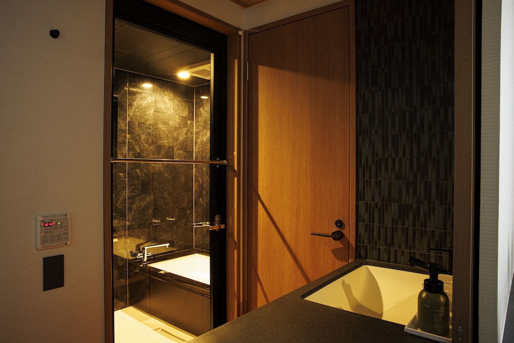 コンフォートクイーン（禁煙） 客室11 | 旅情の宿　ホテル金澤草紙