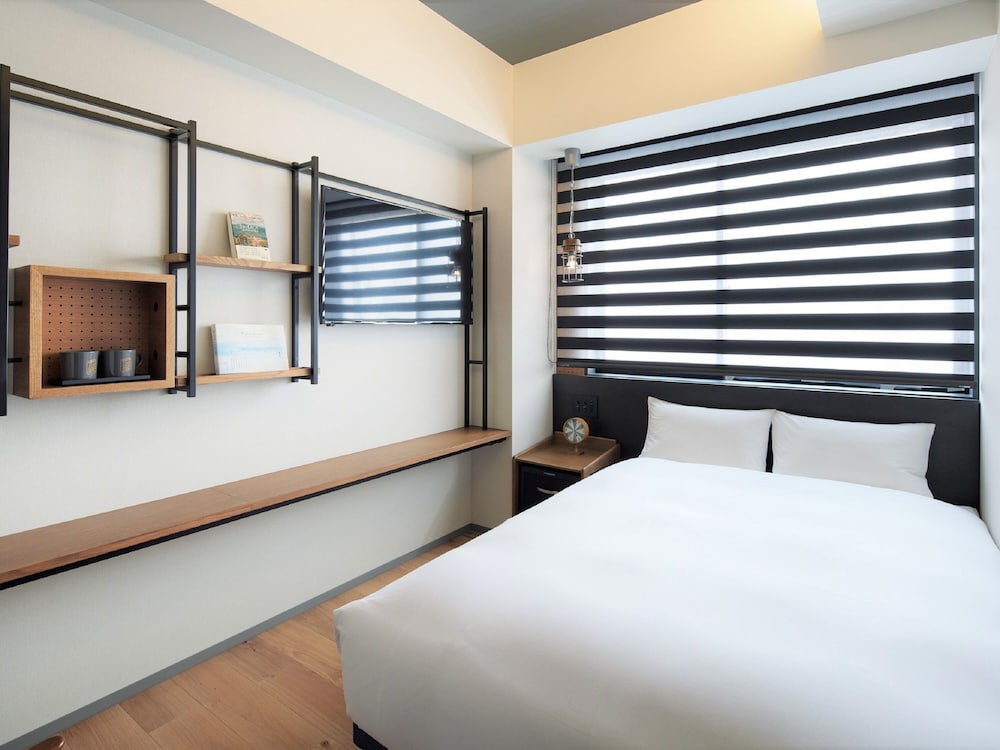 客室1 | ランプ ライト ブックス ホテル 福岡