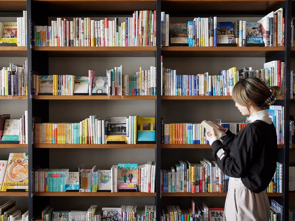 ロビーラウンジ1 | ランプ ライト ブックス ホテル 福岡