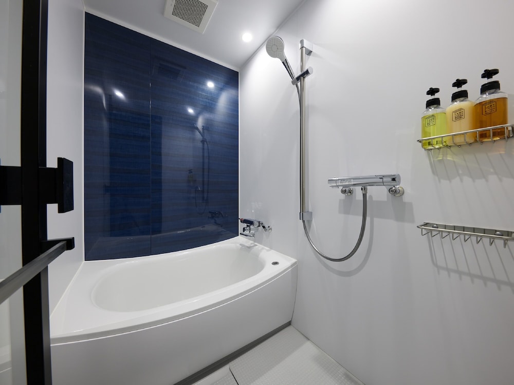 スタンダードダブル 禁煙 バスルーム2 | ランプ ライト ブックス ホテル 福岡