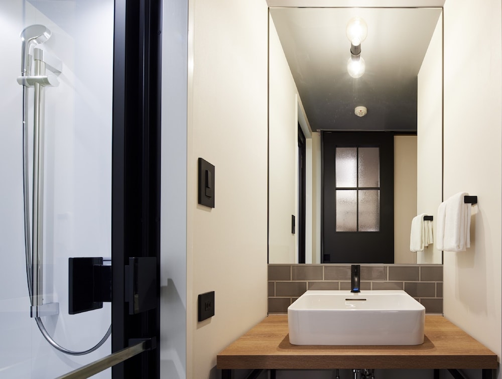 スタンダードダブル 禁煙 バスルーム0 | ランプ ライト ブックス ホテル 福岡